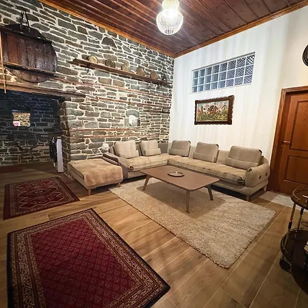 Stone In Old Town - Private Parking & Views Αργυρόκαστρο