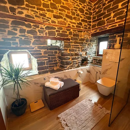 Stone In Old Town - Private Parking & Views