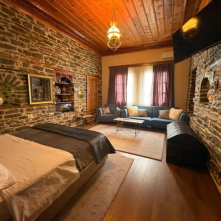 Stone In Old Town - Private Parking & Views * Gjirokastër